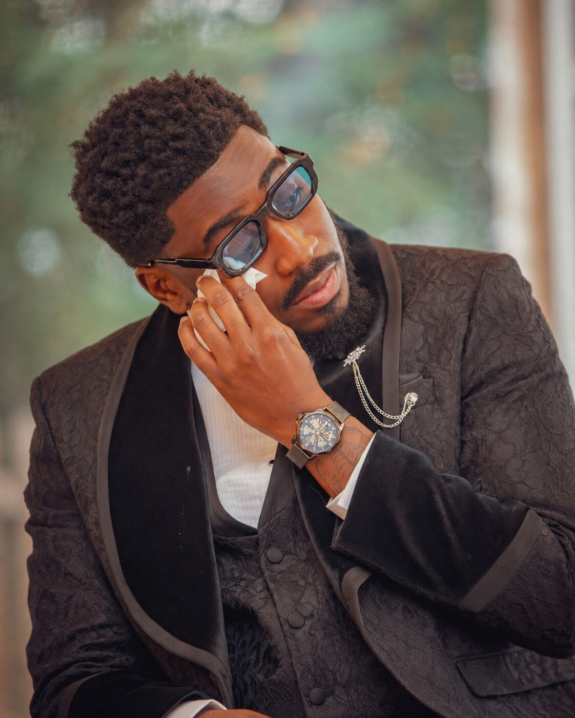 Marié ému avant sa cérémonie, photographié par By Kamal Films