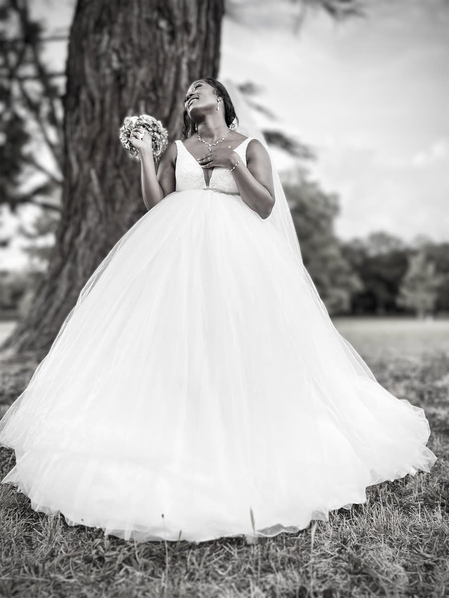 Mariée sous les arbres